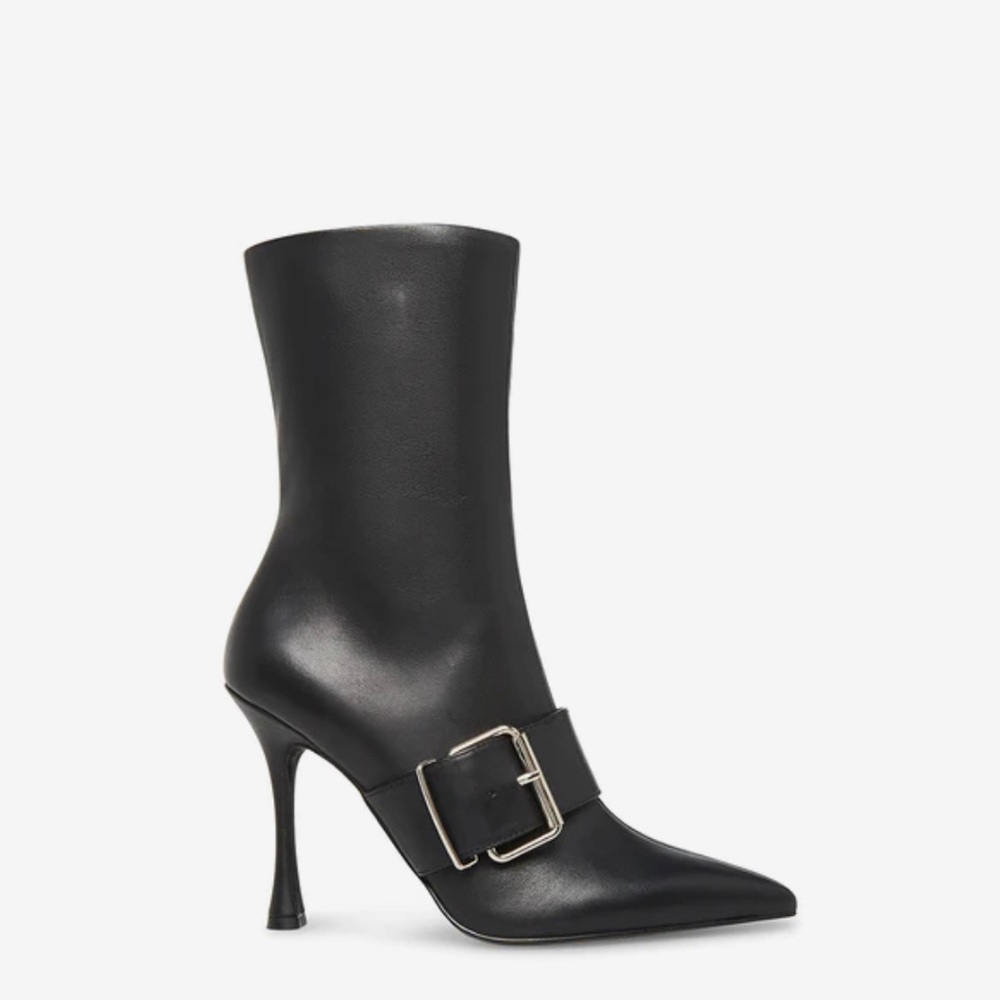 BLACK STEVE MADDEN BOOTS